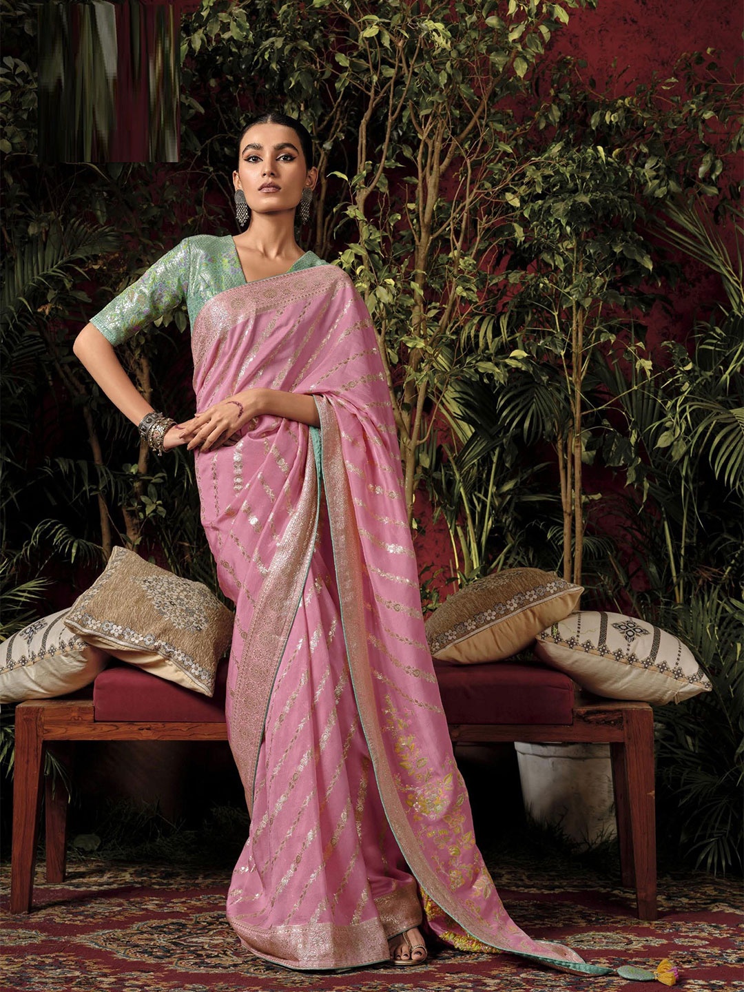

MAHALASA Ethnic Motifs Zari Pure Silk Banarasi Saree, Pink
