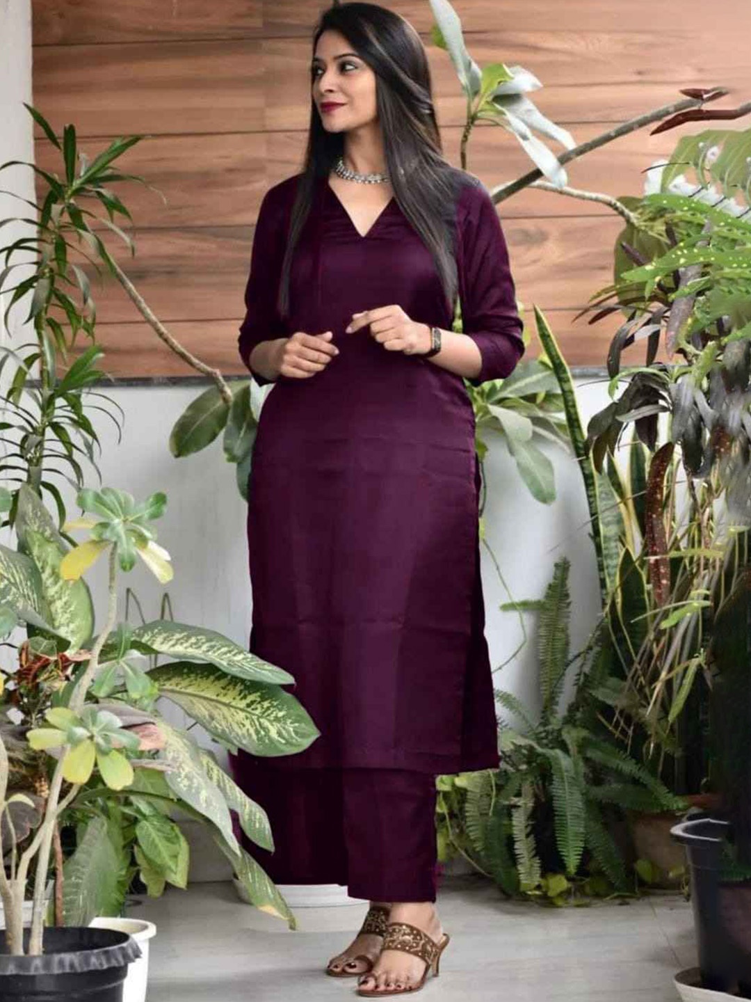 

Fabmoha V-Neck Regular Cotton Silk Straight Kurta with Trousers, Purple