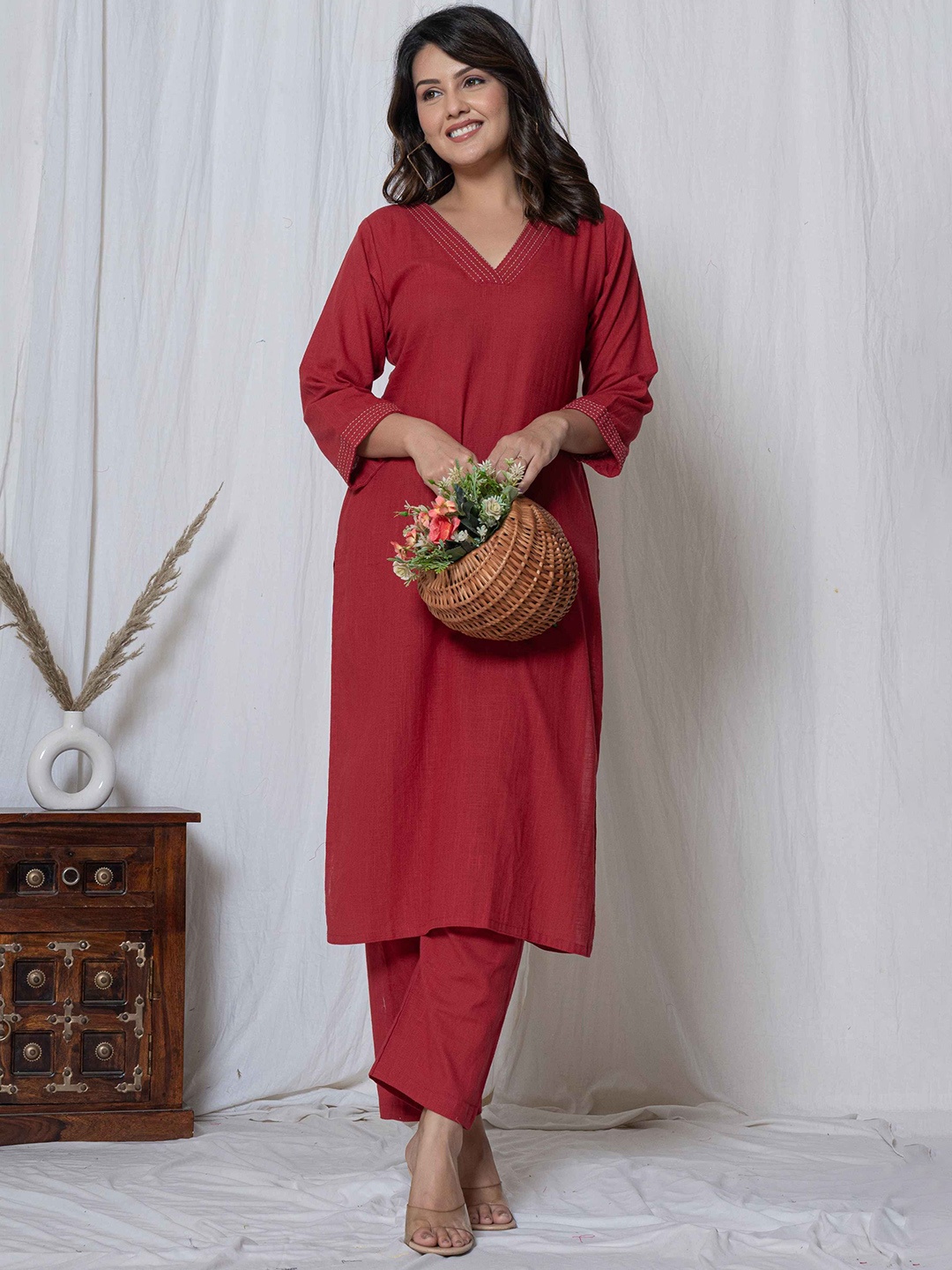 

Fabmoha V-Neck Regular Pure Cotton Straight Kurta with Palazzos, Maroon