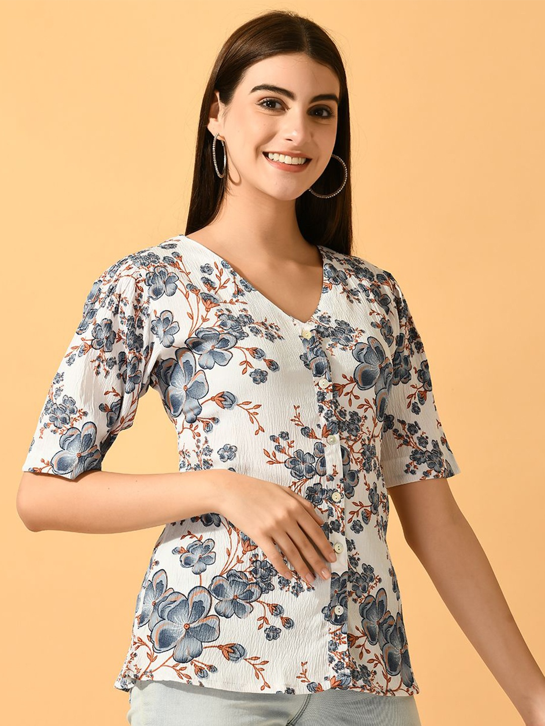 

The Roadster Lifestyle Co Printed V- Neck Tops, White