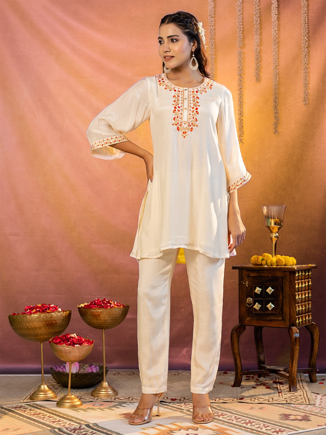 

KASYA Embroidered Round Neck Tunic With Trousers, Beige
