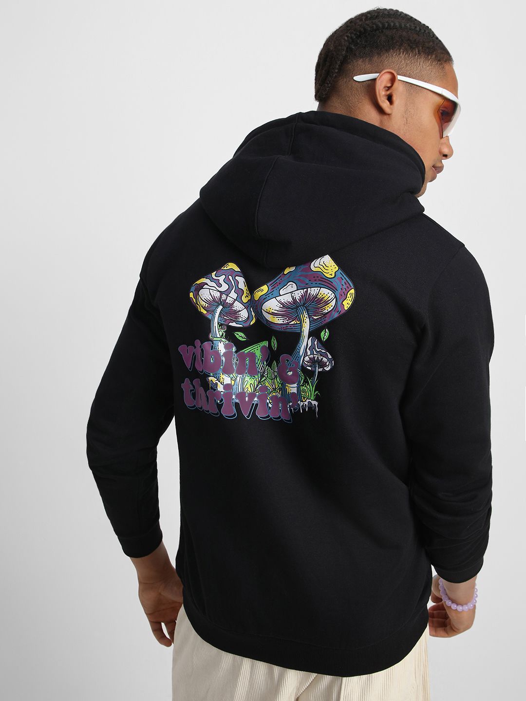 

VEIRDO Men Printed Hooded Sweatshirt, Black