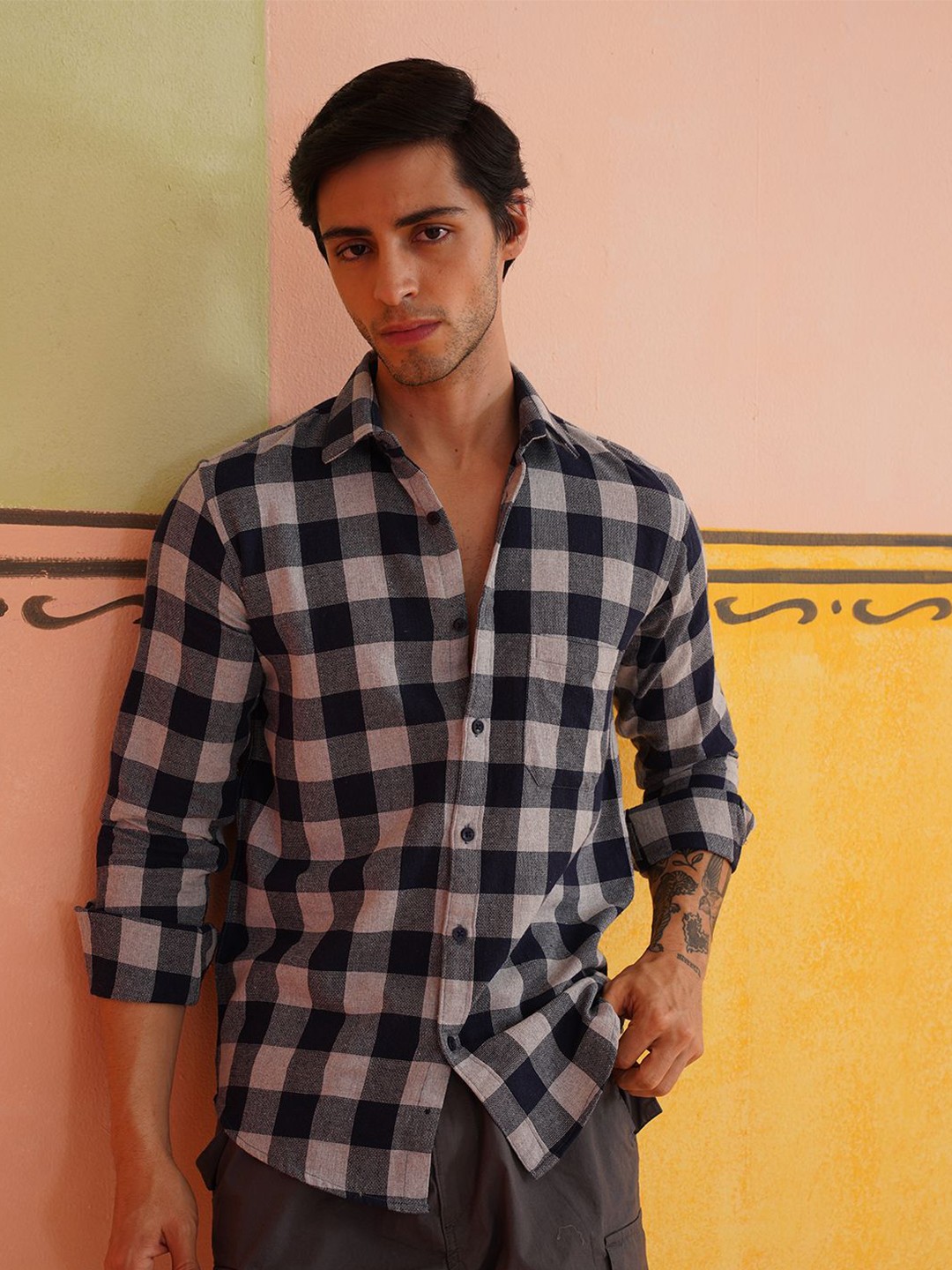 

Indian Needle Men Classic Spread Collar Windowpane Checked Cotton Casual Shirt, Navy blue