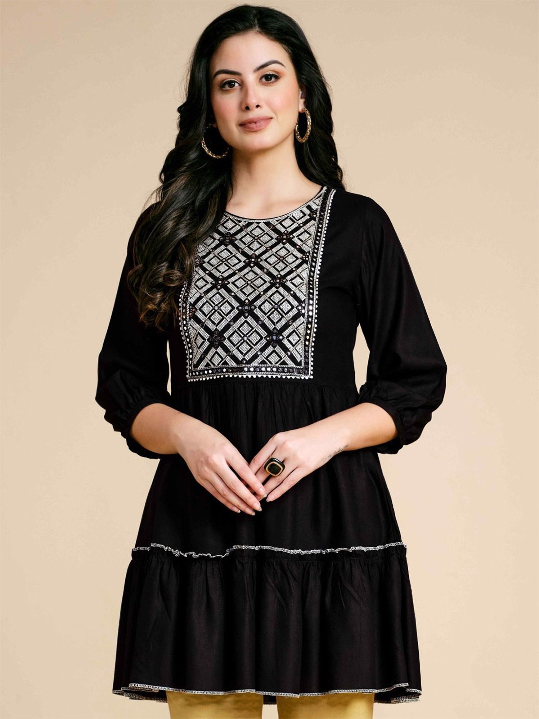 

Rujave Geometric Print Peplum Top, Black