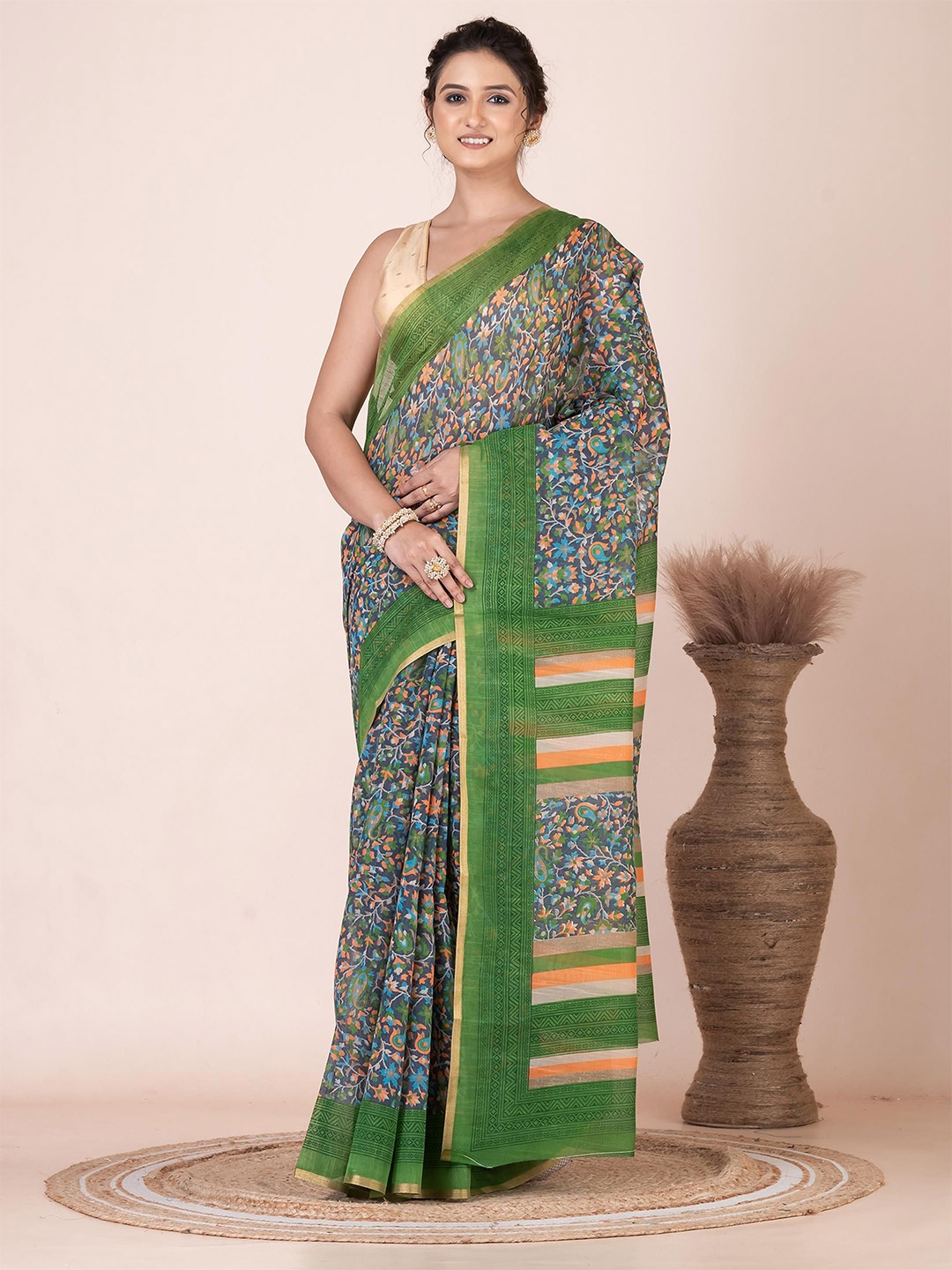 

VIBHAVARI Zari Art Silk Saree, Blue