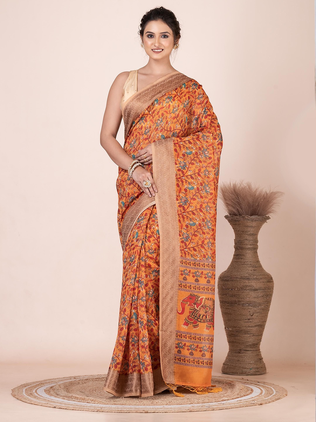 

VIBHAVARI Ethnic Motifs Zari Silk Blend Saree, Orange