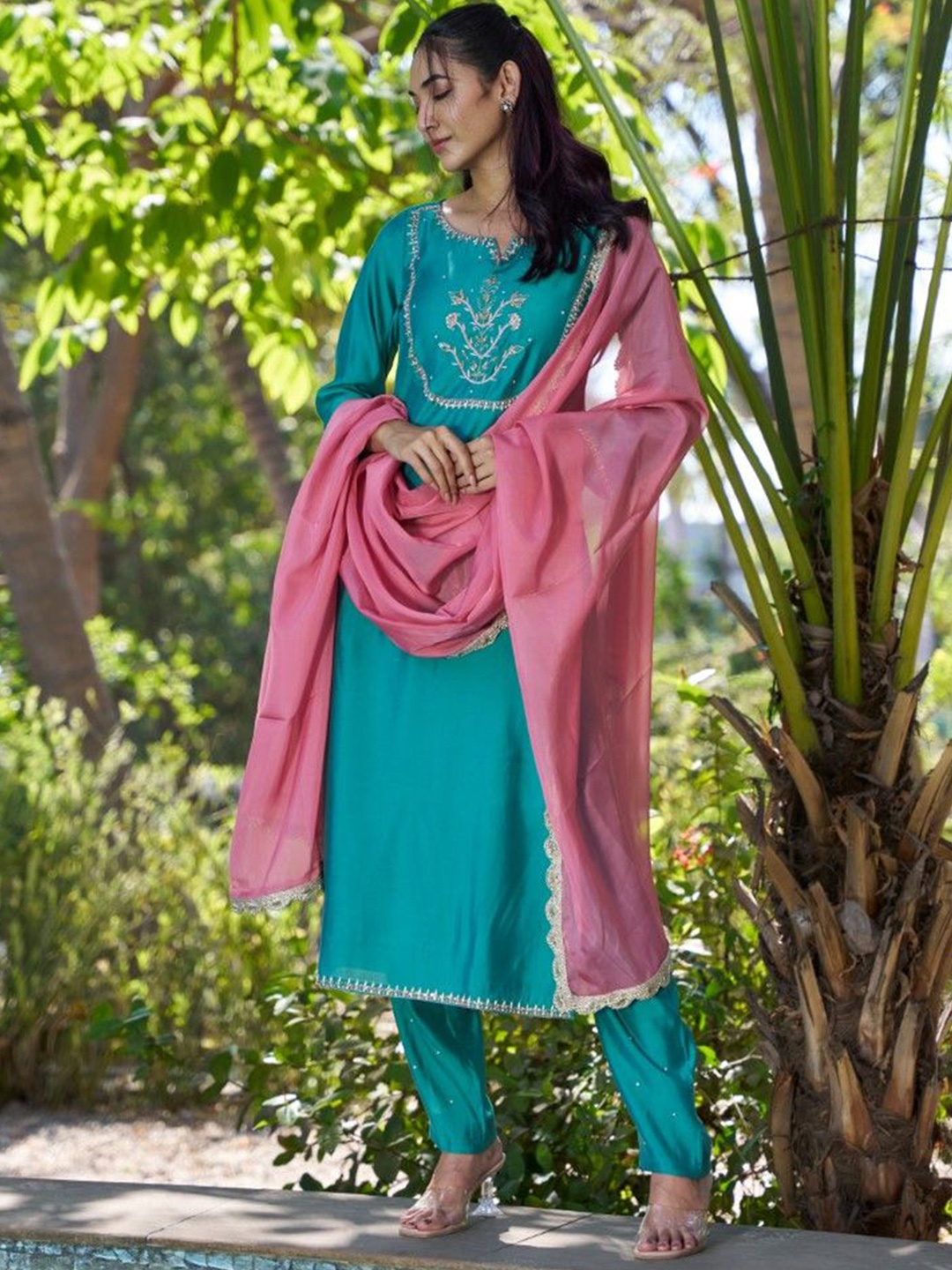 

HOUSE OF MIRA Notch Neck Floral Embroidered Beads and Stones Kurta with Trouser & Dupatta, Green