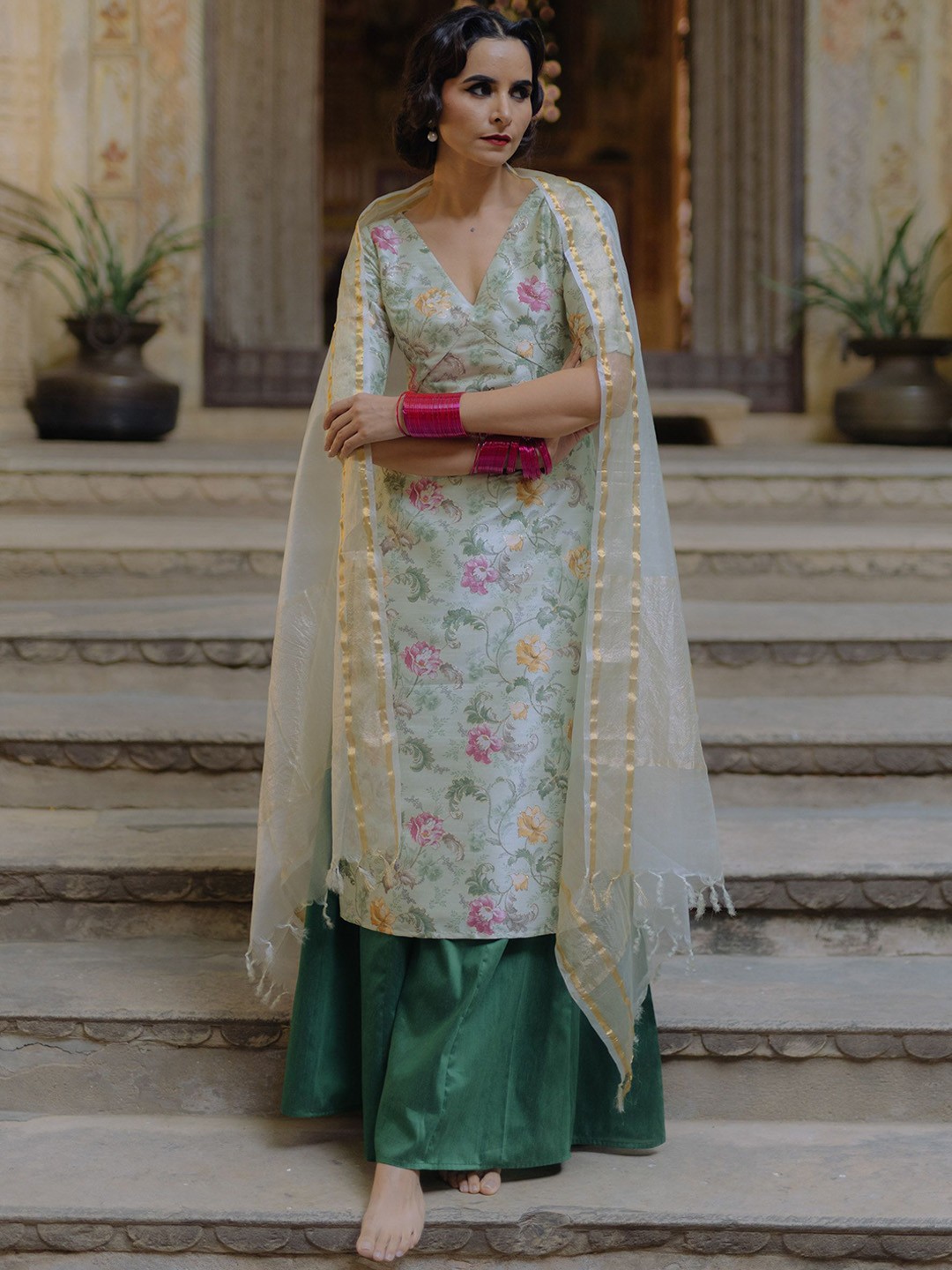 

BAARO MASI Floral Printed Empire Kurta with Skirt & Dupatta, Green