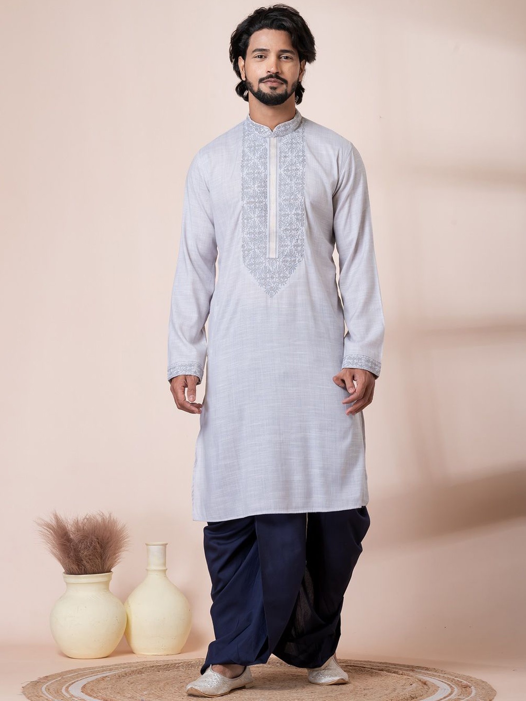 

HU - Handcrafted Uniquely Floral Yoke Design Thread Work Pure Cotton Kurta & Pyjamas, Grey