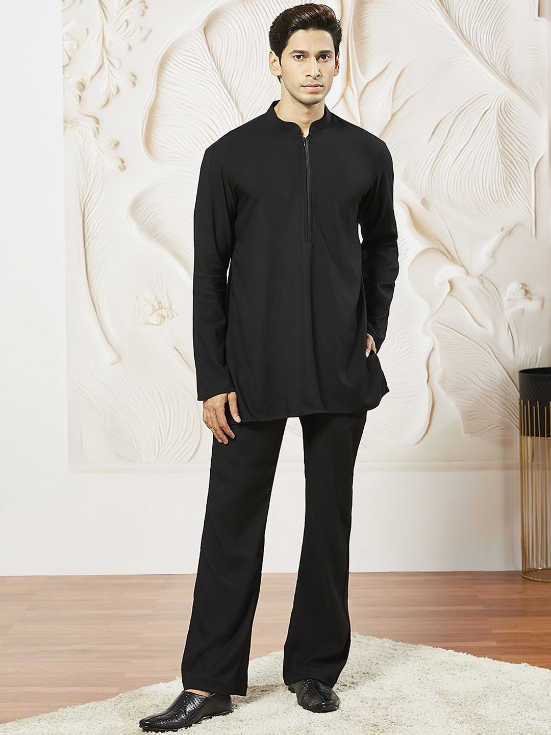 

VASTRAMAY Mandarin Collar Pure Cotton Straight Kurta with Pyjamas, Black