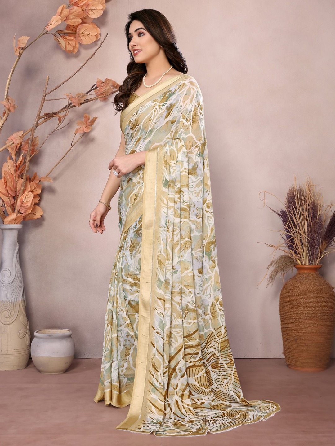 

PHORIA STYLE Pure Chiffon Saree, Yellow