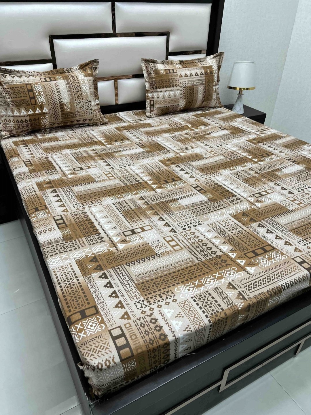 

Velar Fur Sib Brown Printed Pure Cotton 250 TC King Bedsheet Set 2.74 x 2.74 m