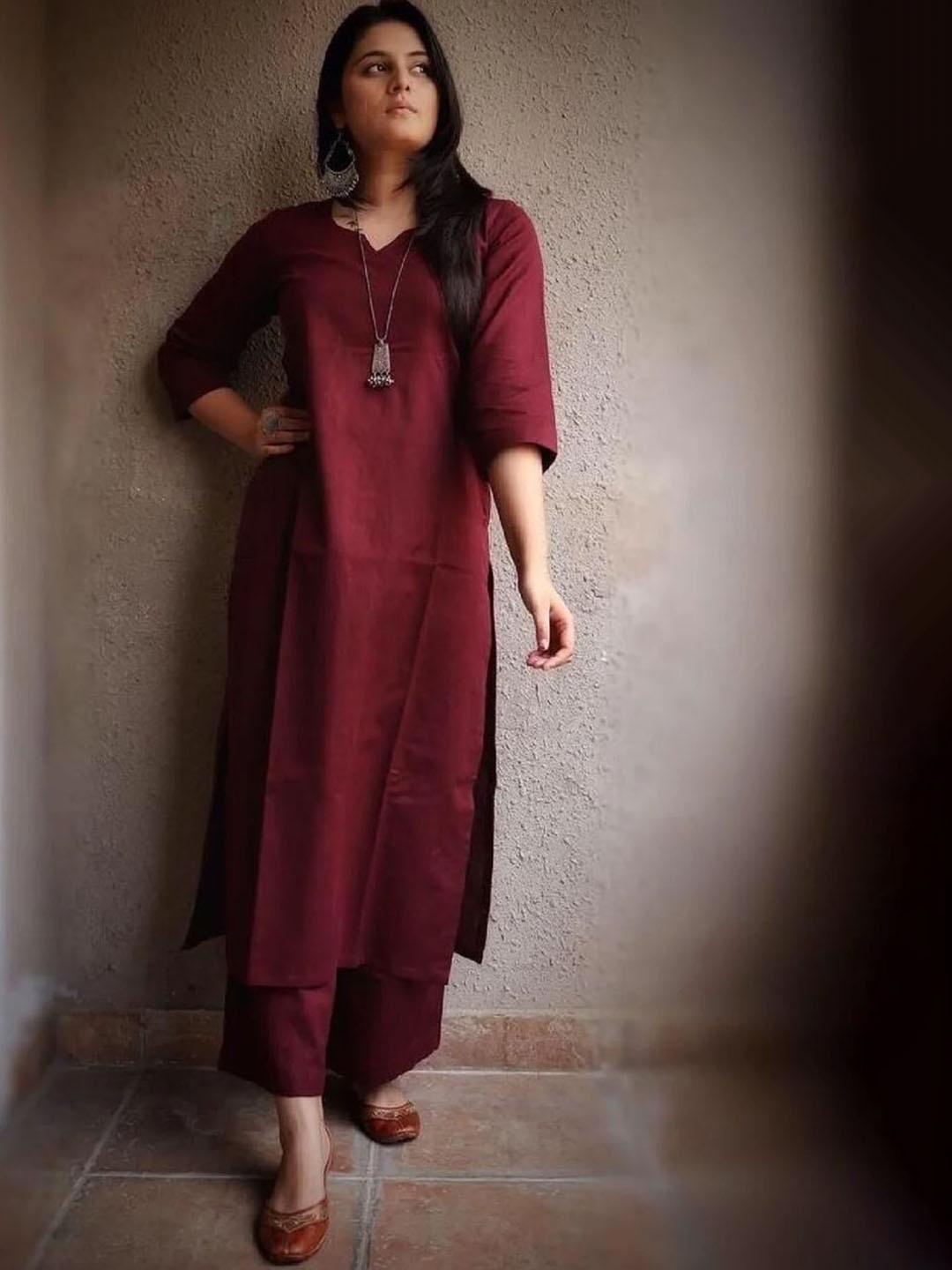 

HETVI CREATION Notch Neck Straight Kurta with Trousers, Maroon