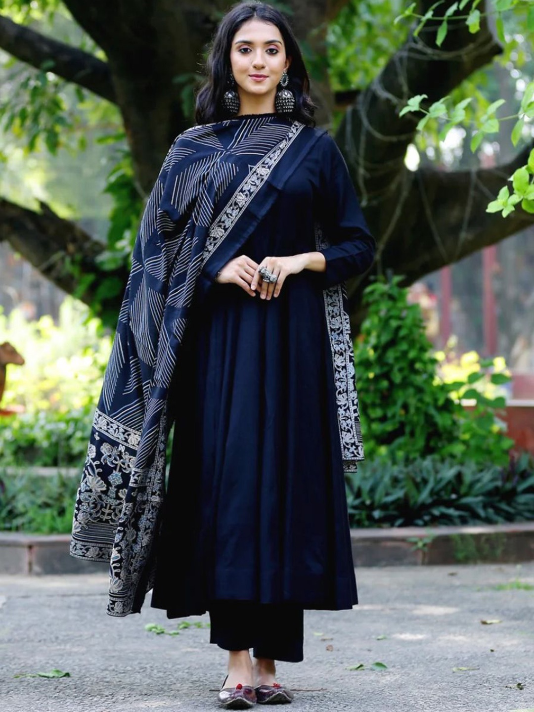 

HETVI CREATION Round Neck Anarkali Kurta with Trousers & Dupatta, Blue