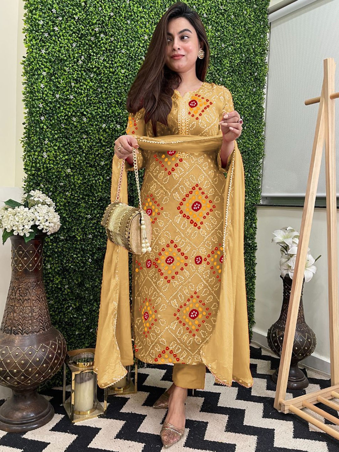 

GoSriKi Ethnic Motifs Printed Straight Kurta With Trouser & Dupatta, Cream