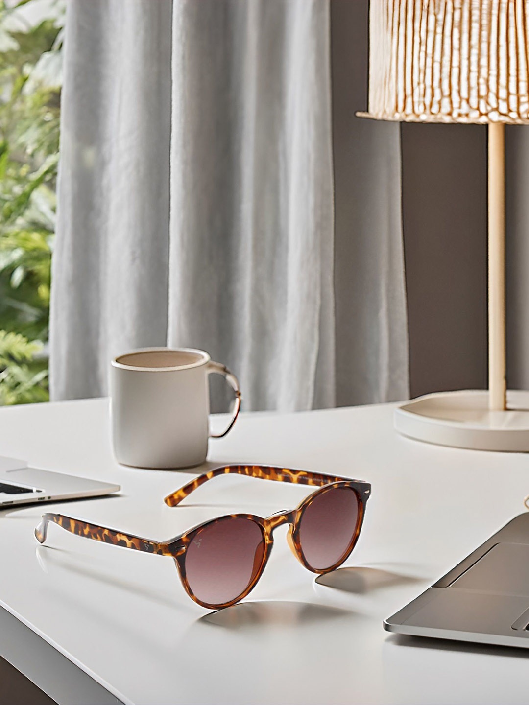 

SUNNIES Unisex Round Sunglasses with UV Protected Lens, Brown