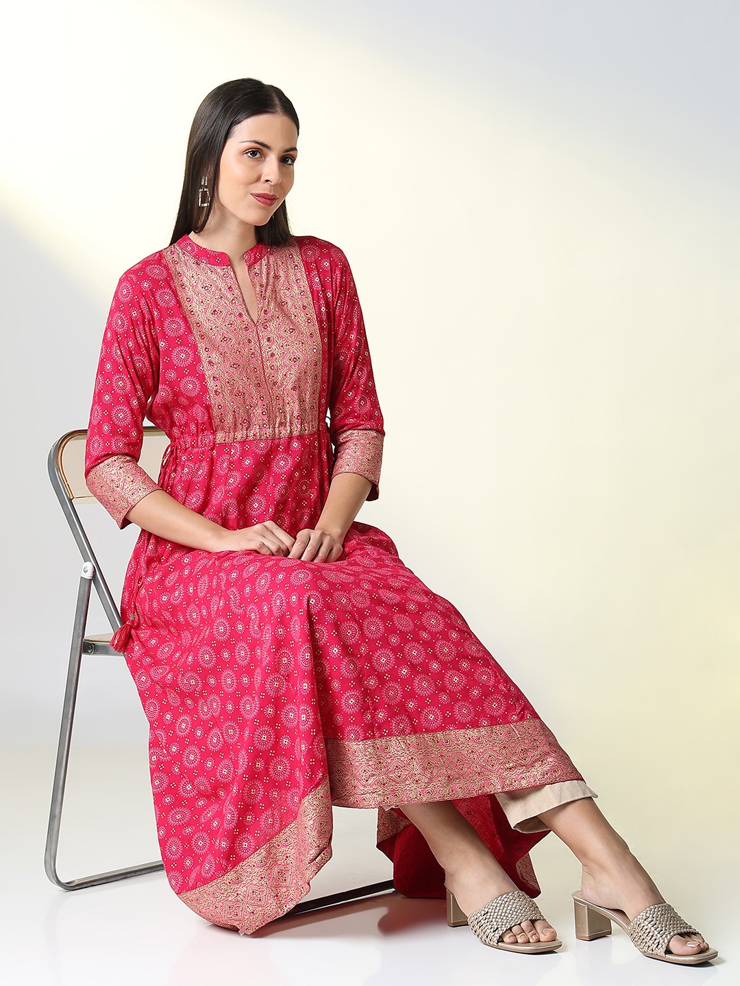SHOWOFF Ethnic Motifs Printed Regular Sleeves Mirror Work Machine Weave Kurta, Pink