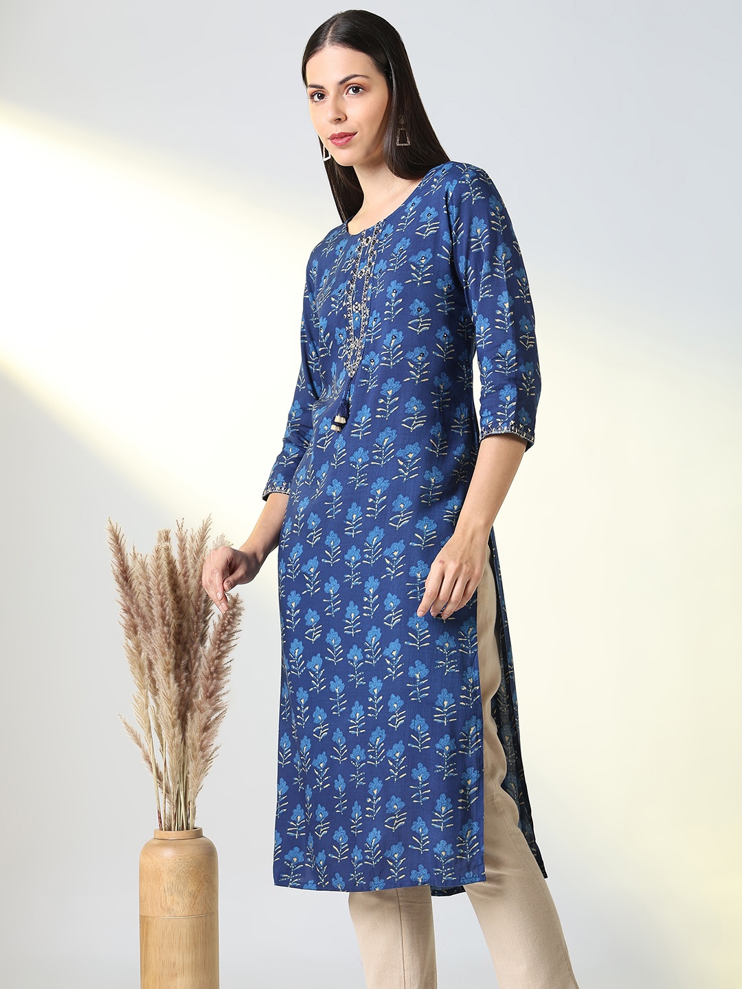 

SHOWOFF Floral Printed Round Neck Three-Quarter Sleeves Mirror Work Straight Kurta, Blue