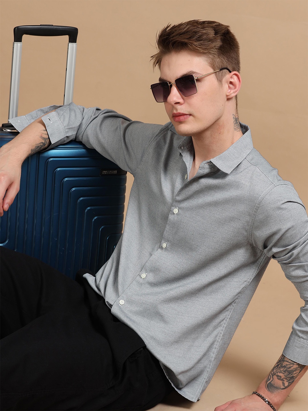 

StitchX Men Full Sleeve Solid Airport Look Spread Collar Shirt, Grey