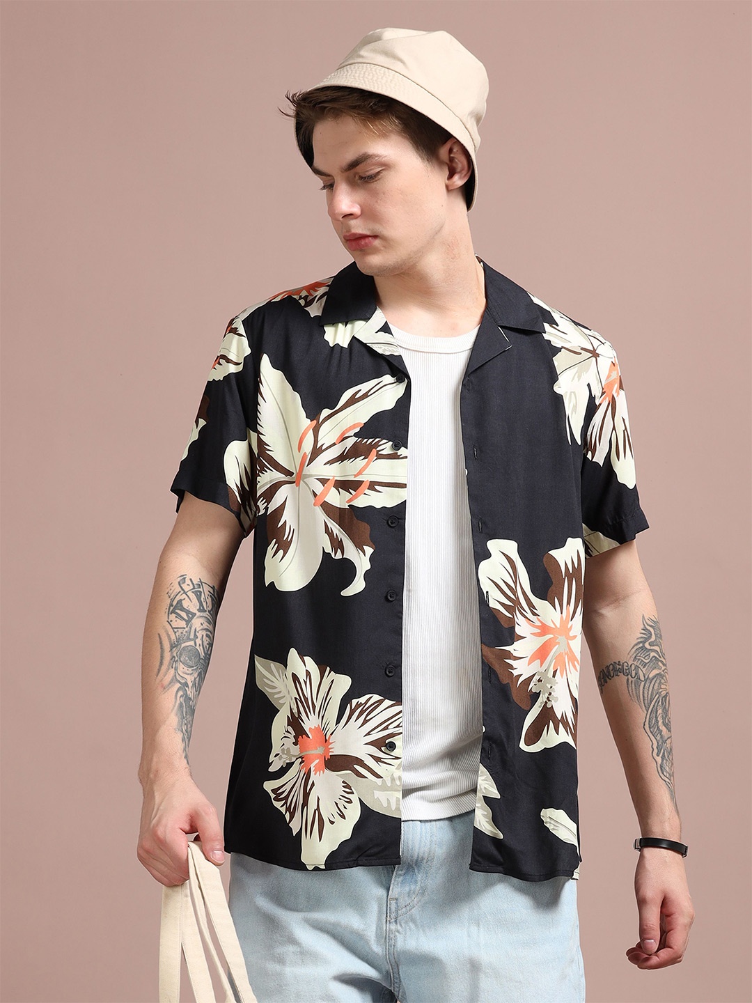 

StitchX Men Slim Fit Half Sleeve Floral Printed Shirt, Black