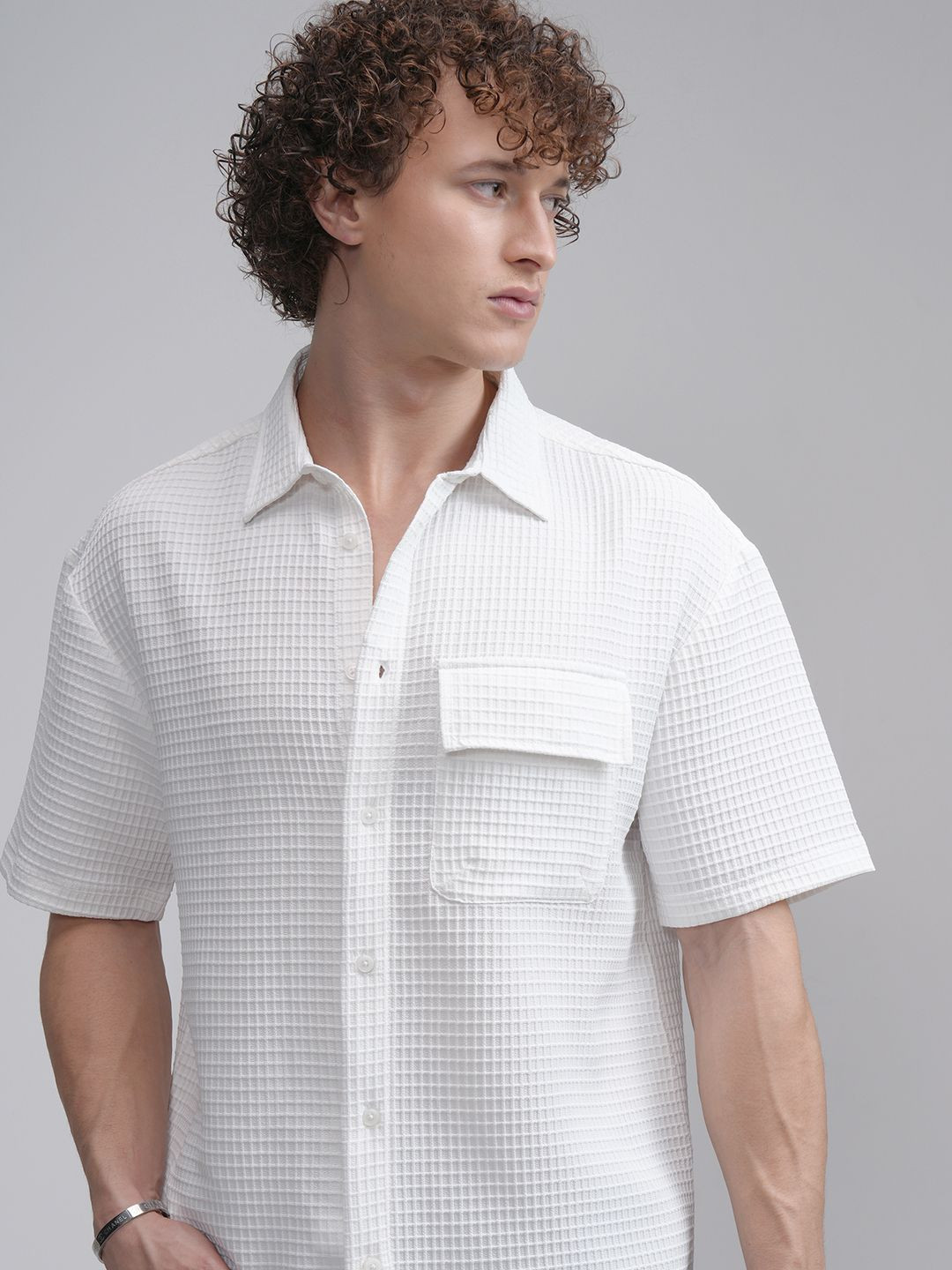 

HIGHLANDER Men Cutaway Collar Textured Relaxed Fit Casual Shirt, White