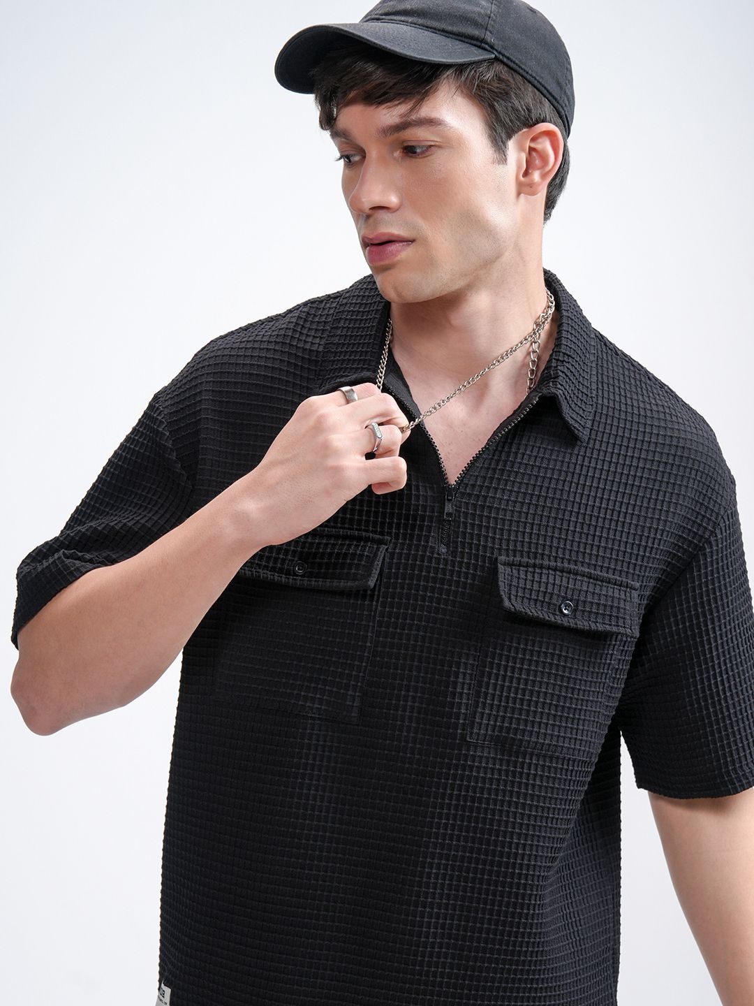 

HIGHLANDER Men Solid Checked Dop-Shoulder Sleeves Casual T-Shirt, Black