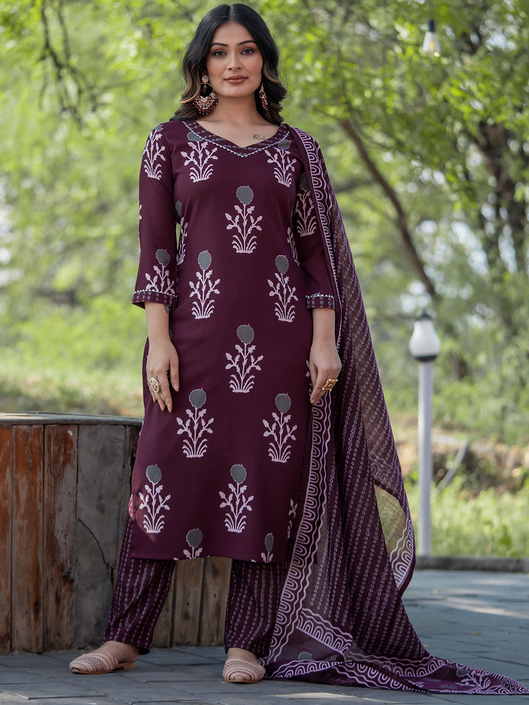 

choiceit Floral Printed Regular Pure Cotton Straight Kurta with Pyjamas & Dupatta, Purple