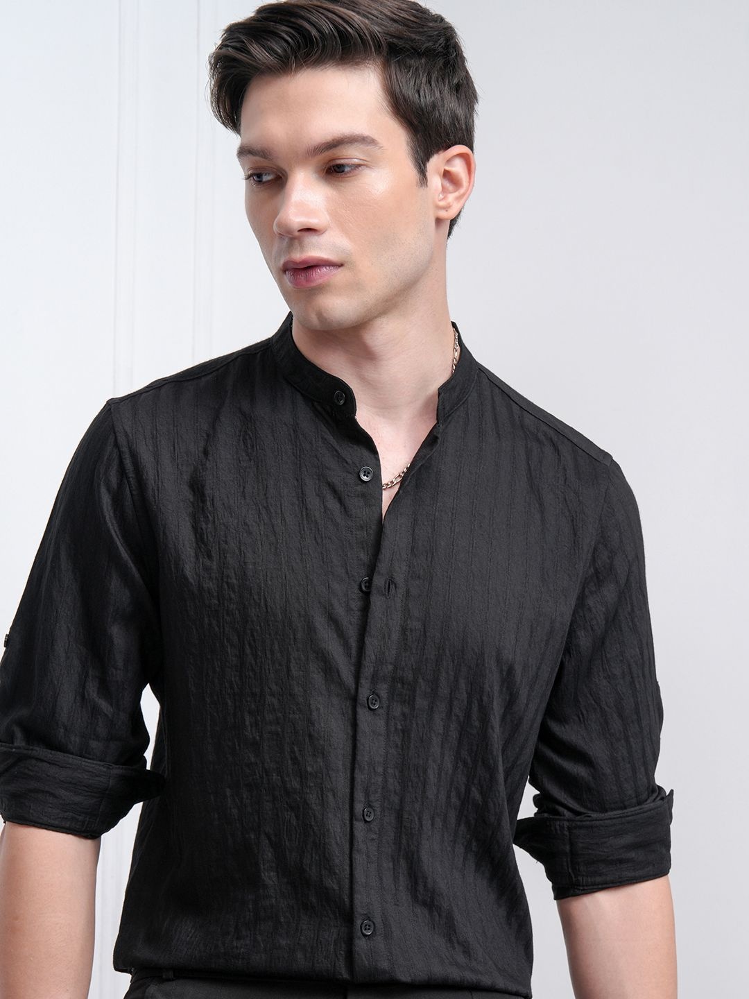 

HIGHLANDER Men Band Collar Textured Slim Fit Casual Shirt, Black