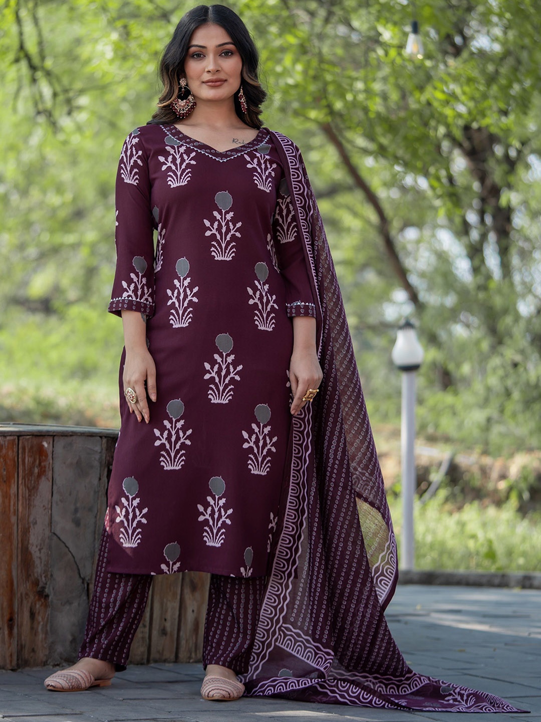 

choiceit Floral Printed Regular Pure Cotton Straight Kurta with Trouser & Dupatta, Purple