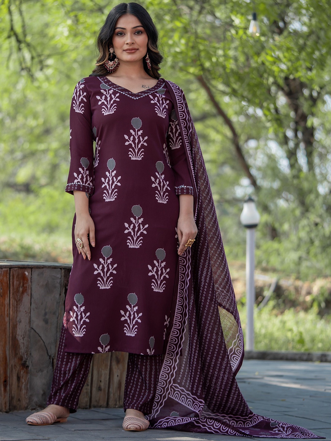

choiceit Floral Printed Regular Pure Cotton Straight Kurta with Pyjamas & Dupatta, Purple