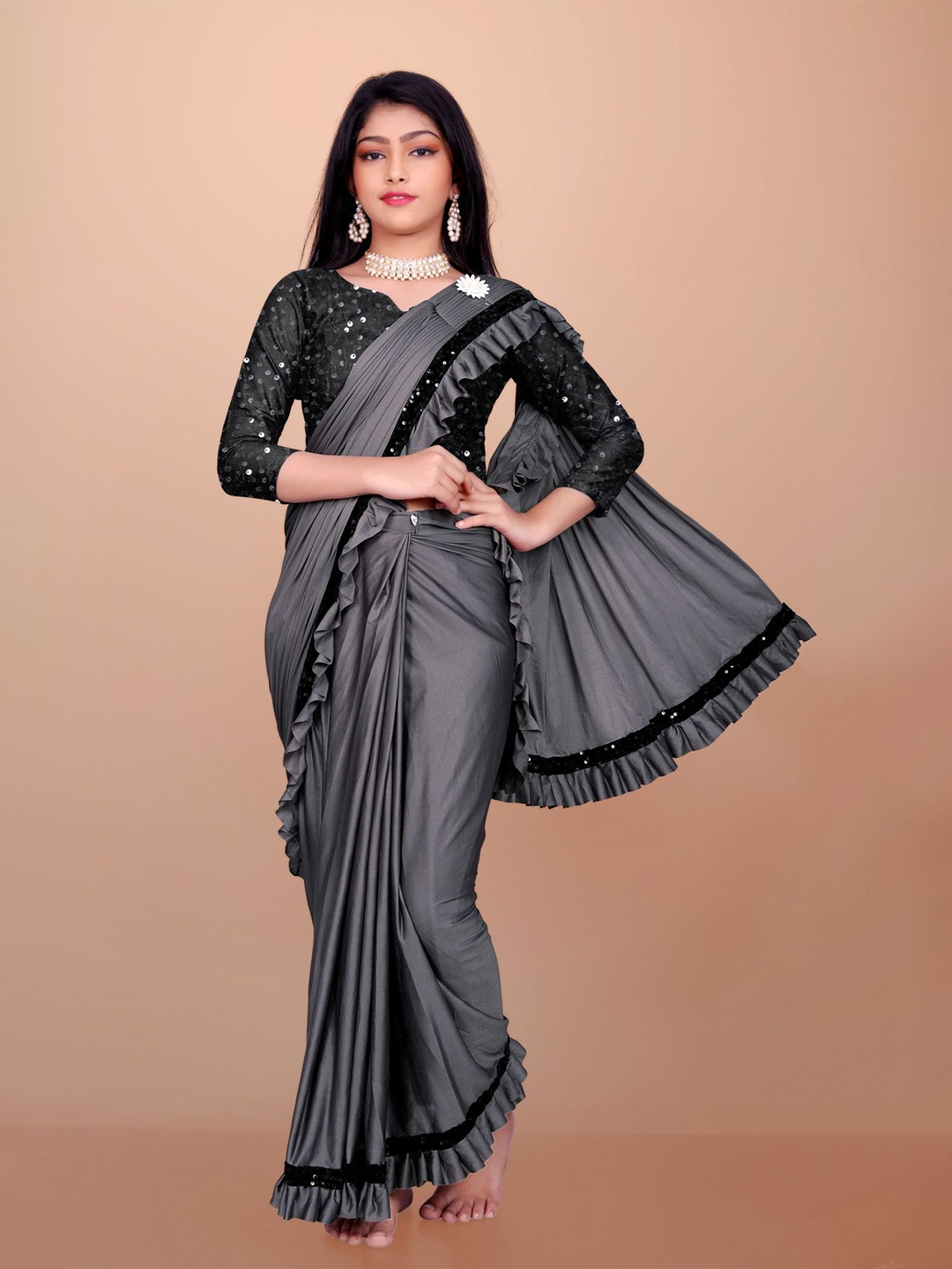 

Aika Sequinned Ready to Wear Saree, Grey