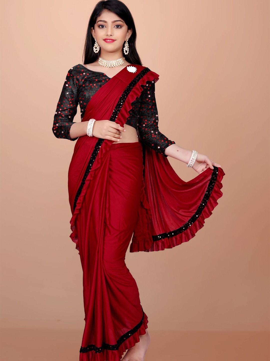 

Aika Sequinned Ready to Wear Saree, Red