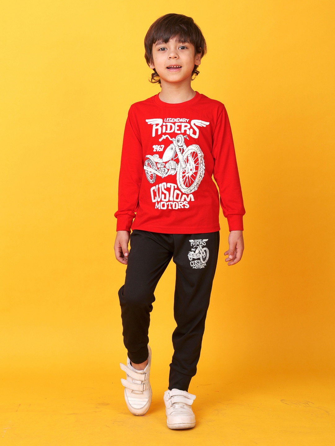 

KUCHIPOO Boys Printed Long Sleeves T-shirt With Joggers, Red