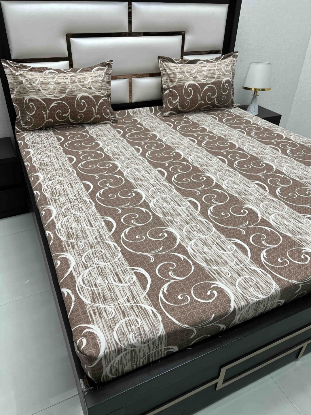 

Velar Fur Sib Brown Printed Pure Cotton 240 TC King Bedsheet Set 2.74 x 2.74 m