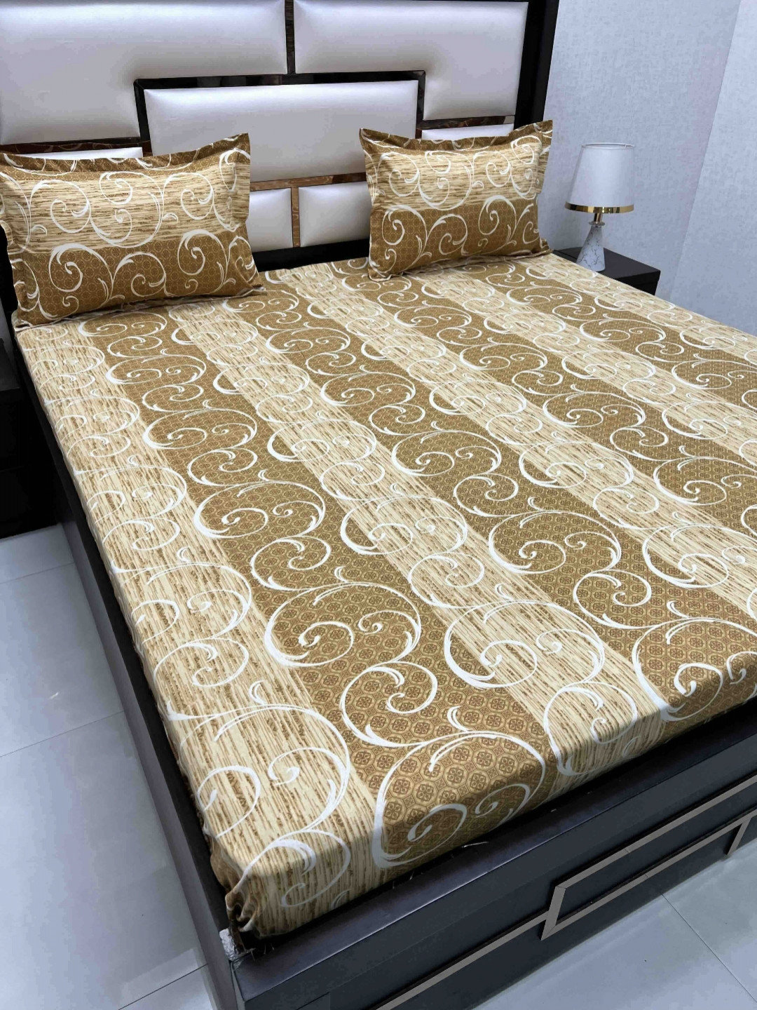 

Pure Decor Brown & White Ethnic Motifs 240 TC Cotton King Bedsheet Set 2.74 m x 2.74 m