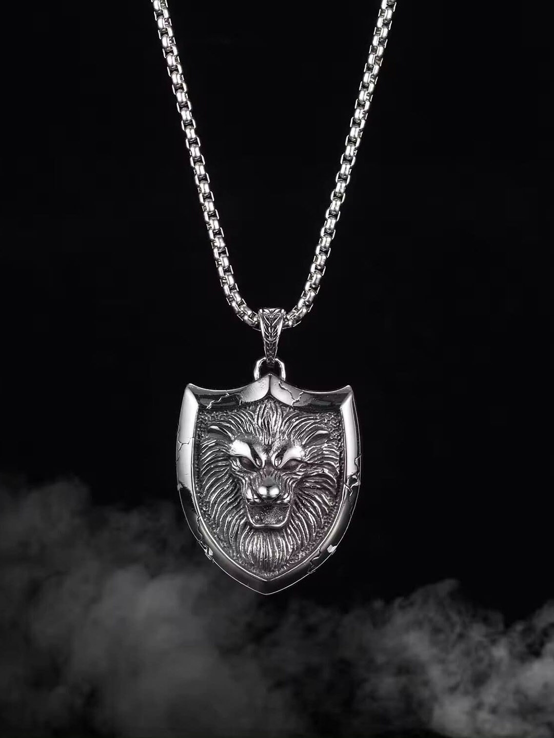 

Lila Unisex Stainless Steel Oval King Of Lion Pendant With Chain, Silver