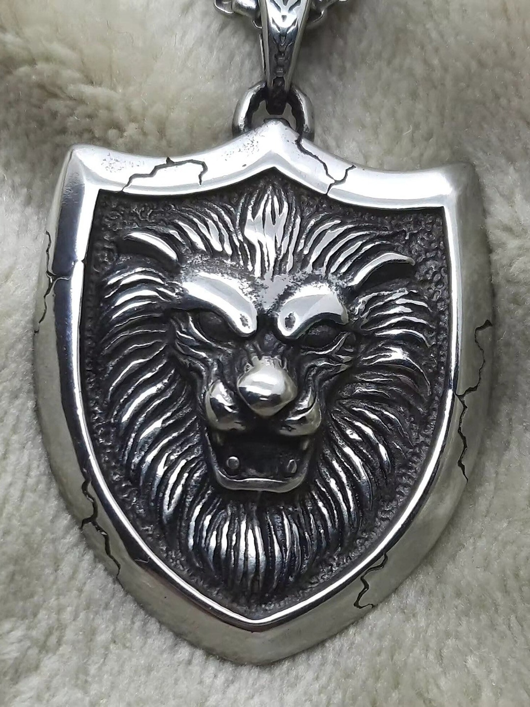 

Lila King Of Lion Stainless Steel Pendants With Chains, Silver