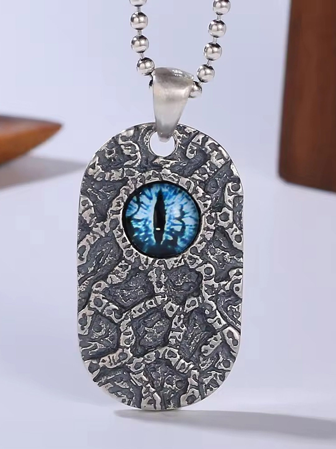 

Lila Oval Shape Stainless Steel Pendants With Chains, Silver