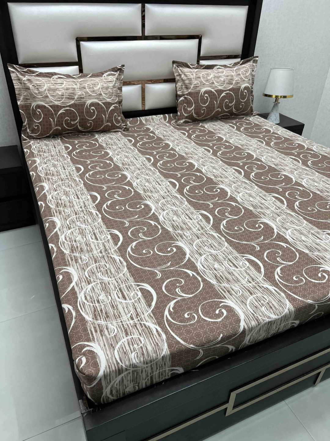 

Pure Decor Brown & White Ethnic Motifs 230 TC Cotton King Bedsheet Set 2.74 m x 2.74 m