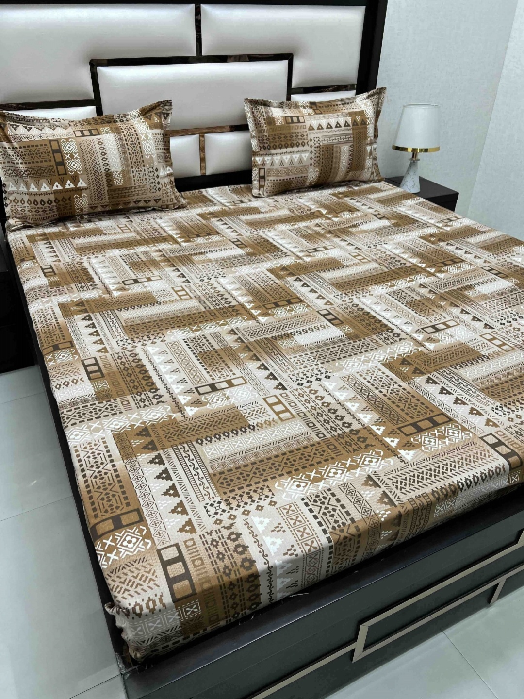 

Pure Decor Brown & White Ethnic Motifs 230 TC Cotton King Bedsheet Set 2.74 m x 2.74 m