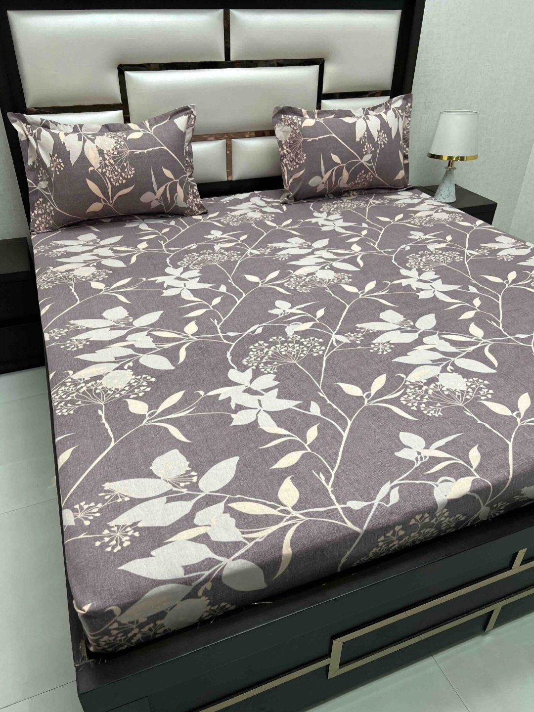 

Pure Decor Purple & White Floral Printed 220 TC Cotton King Bedsheet Set 2.74 m x 2.74 m