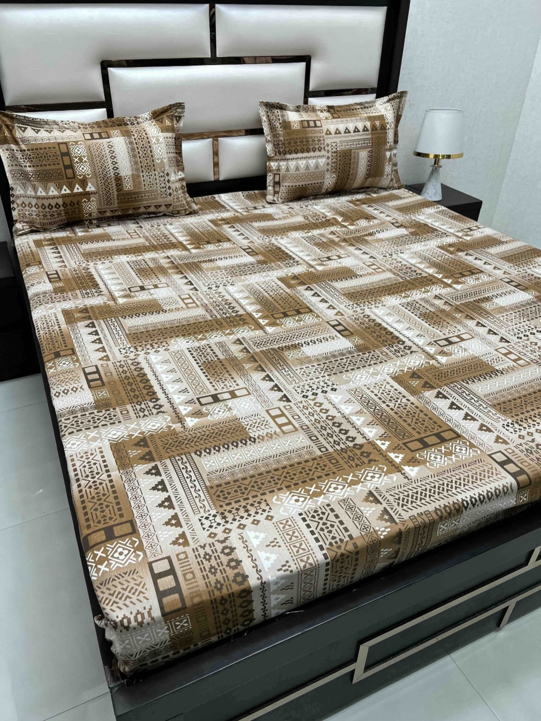 

Pure Decor Brown & White Ethnic Motifs 220 TC Cotton King Bedsheet Set 2.74 m x 2.74 m