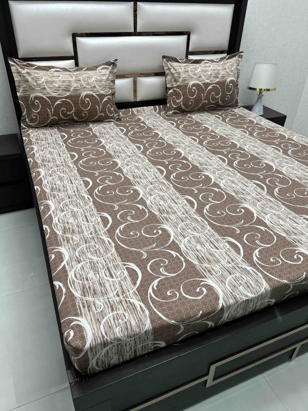 

Velar Fur Sib Brown Printed Pure Cotton 220 TC King Bedsheet Set 2.74 x 2.74 m