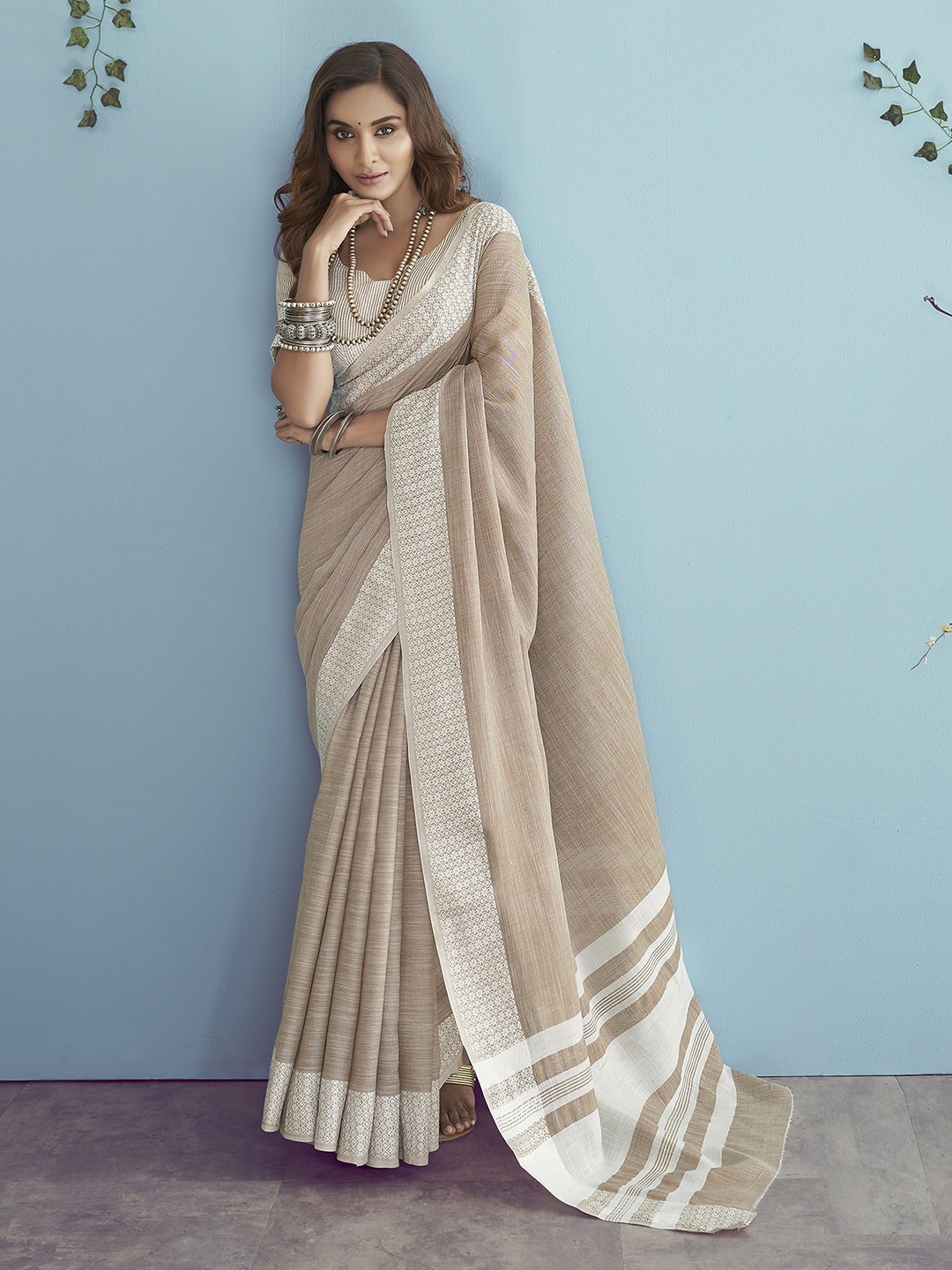 

MAHALASA Linen Blend Saree, Brown