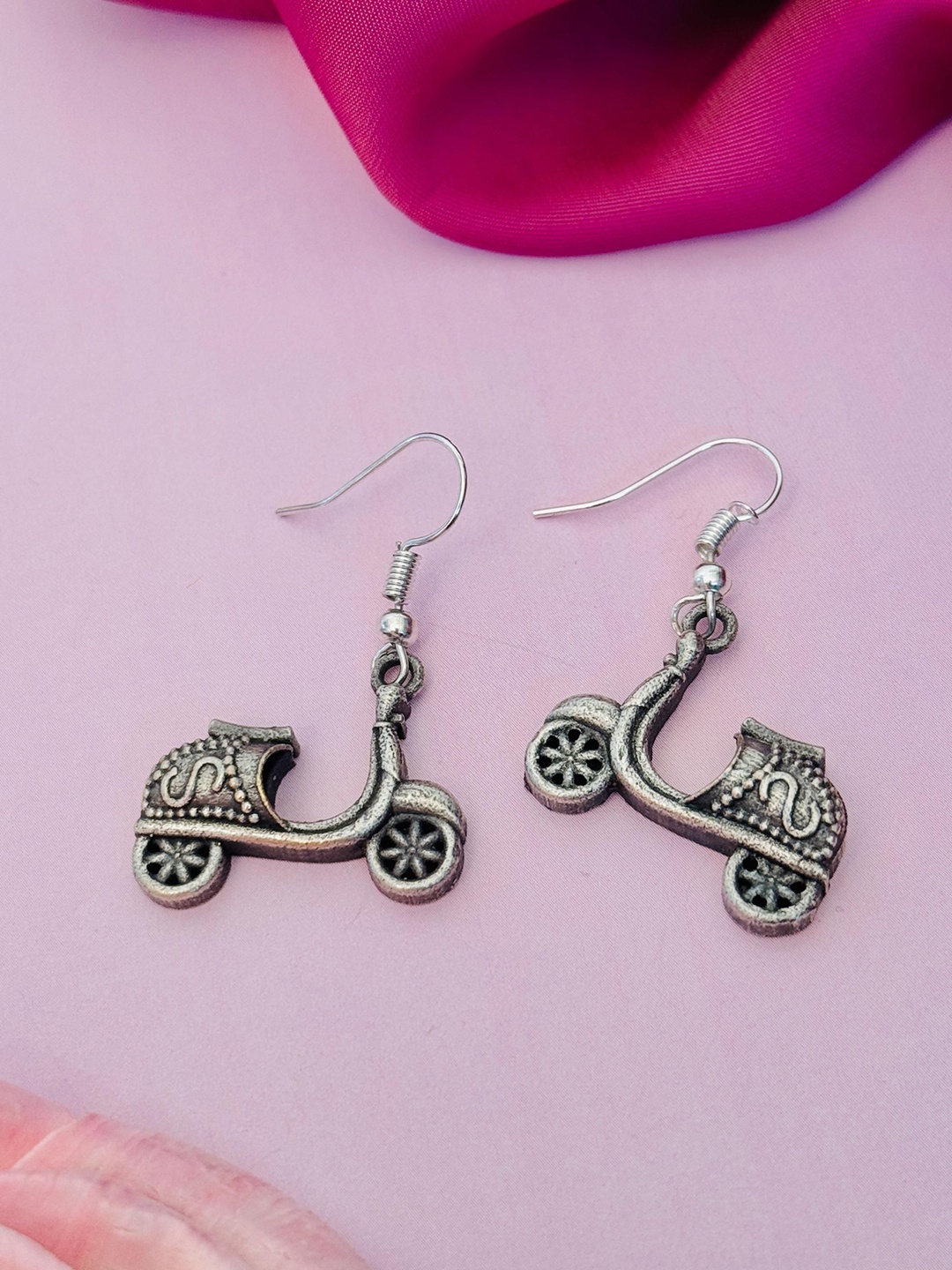 

Sangria Silver-Plated Contemporary Drop Earrings