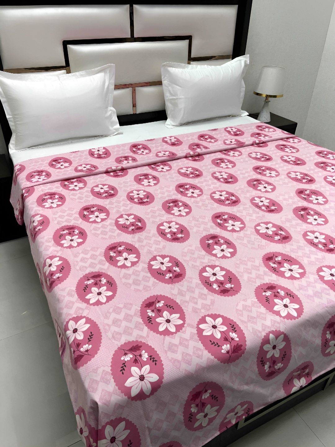 

Pure Decor Pink & Maroon Floral Printed 220TC Pure Cotton King Size Duvet Cover