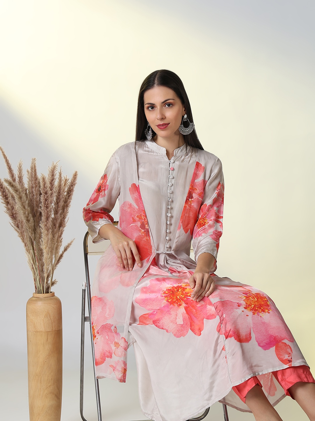 

SHOWOFF Floral Printed Panelled Mandarin Collar A-Line Kurta With Trousers, Grey