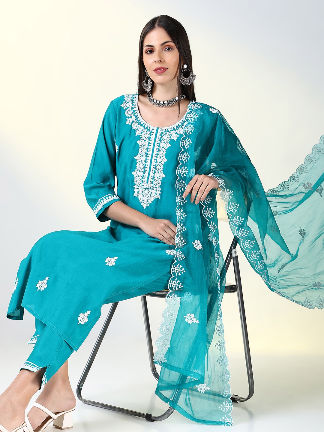 

SHOWOFF Floral Embroidered Chikankari Straight Kurta With Trousers & Dupatta, Teal