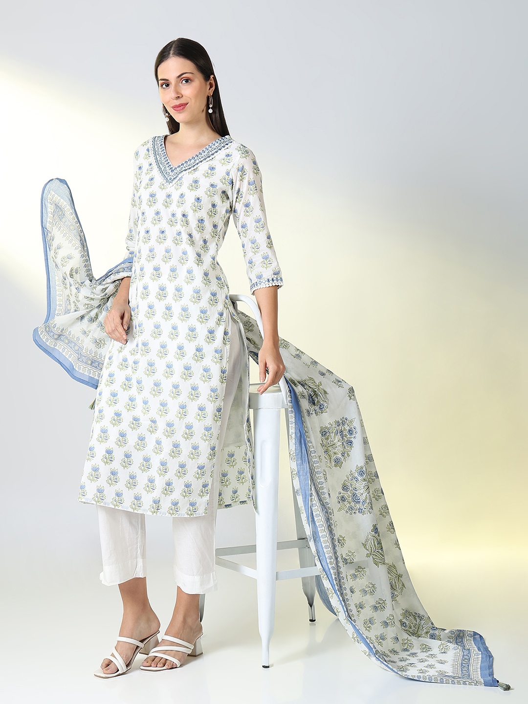 

SHOWOFF Ethnic Motifs Printed Straight Kurta with Trousers & Dupatta, White