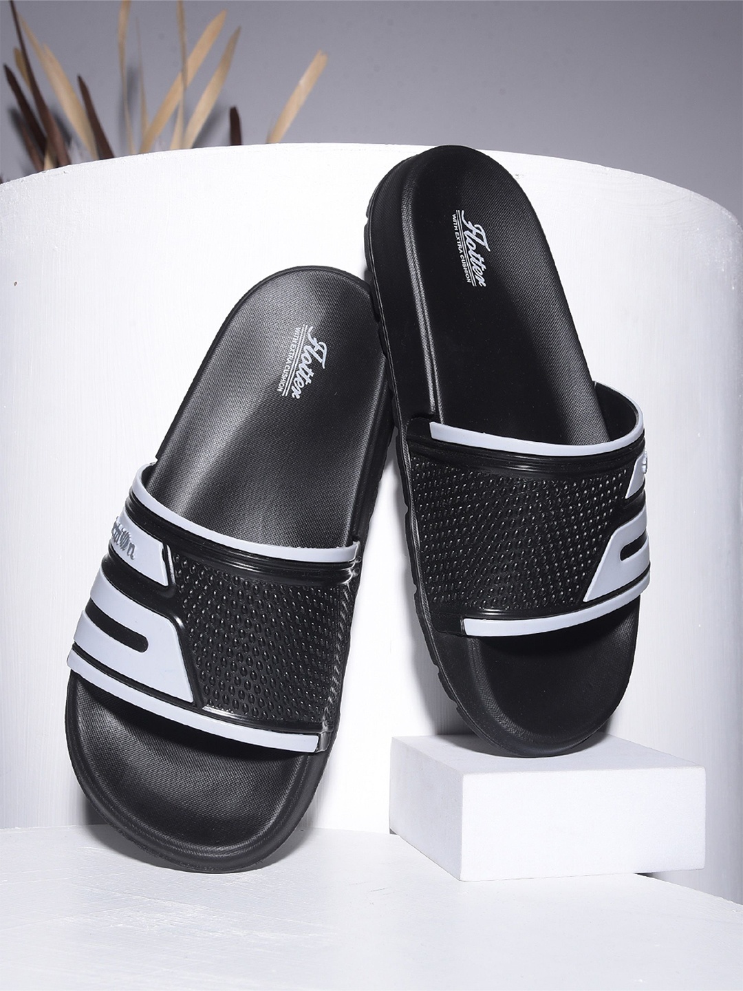 

Action Men Sliders, Black